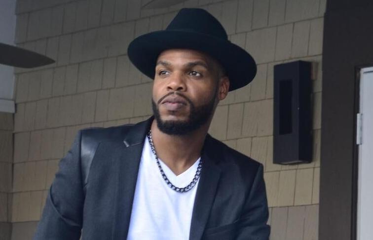 R&B artist Byron Holton